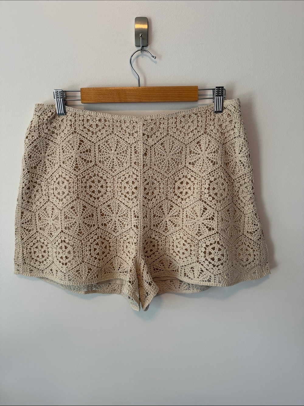 H&M Crochet Lace High-Waist Cream Shorts